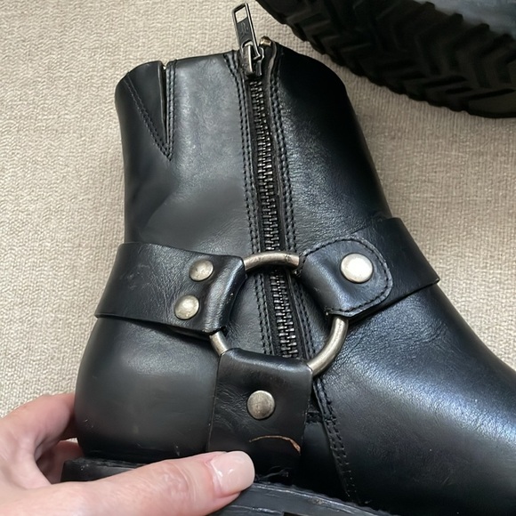 FRYE Veronica Harness Short Boots- 6.5 - Picture 6 of 6